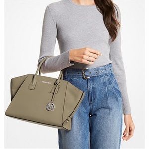 MICHAEL KORS Avril Large Leather Top-Zip Satchel